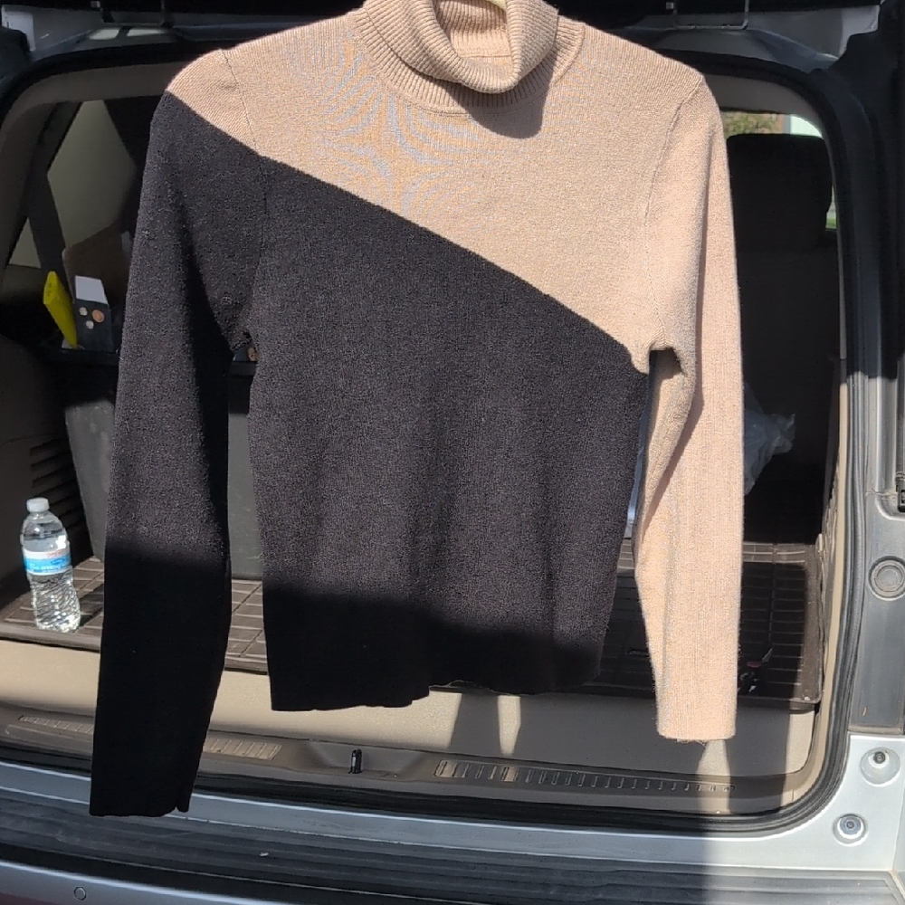 Commense Black and Tan Cowl Neck, Long Sleeve Sweater